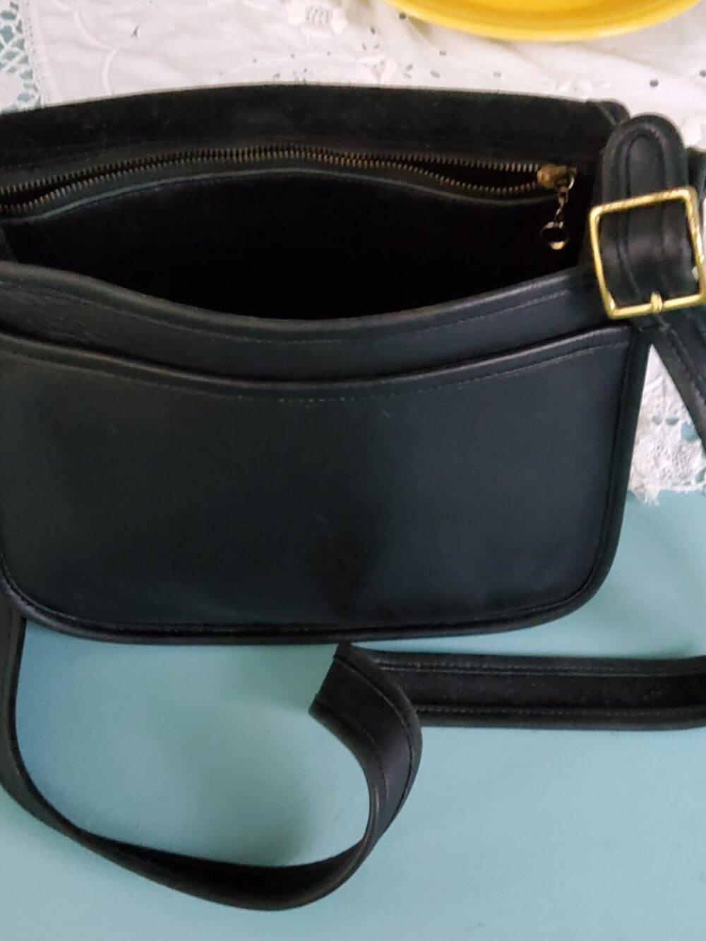 Vintage Coach 9170 Classic Shoulder Bag in Black - Picture 8 of 13